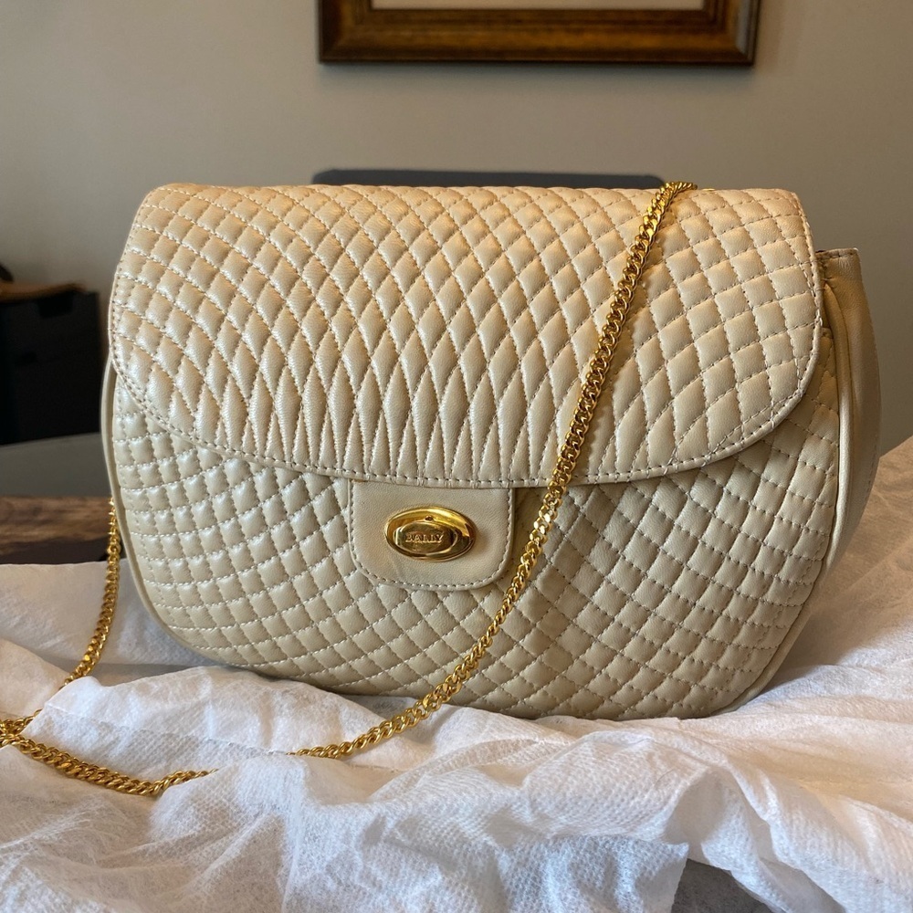 Bally Cream Lambskin Shoulder Bag with Gold Chain